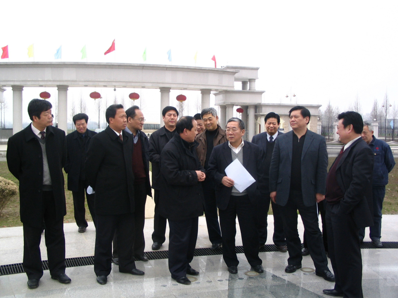2006年2月12日，湖北省常務(wù)副省長周堅(jiān)衛(wèi)到公司調(diào)研