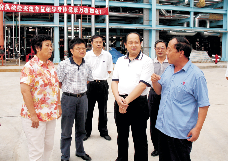 2008年9月10日，湖北省人大常委副主任蔣大國來公司，對公司《勞動合同法》實施情況進行檢查
